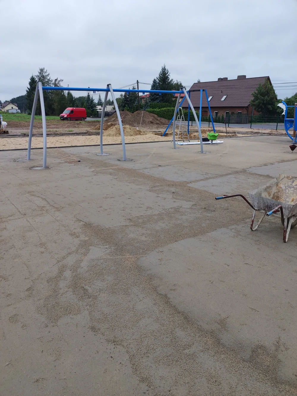Plac zabaw w Sulnówku, zdjęcie 10